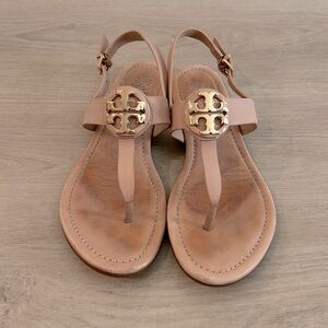 Tory Burch Size 8 Nude Sandals With Gold Tory Burch Emblem